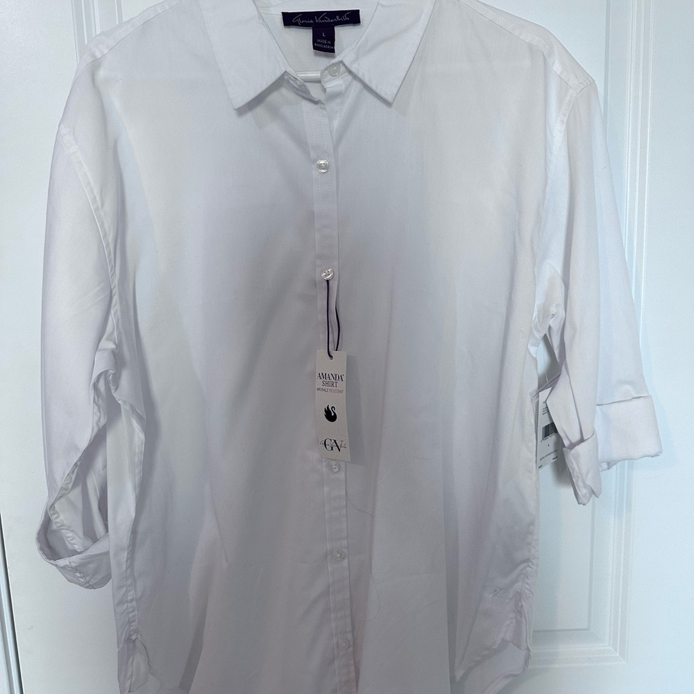 Gloria Vanderbilt white blouse with three quarter sleeve. Size large, brand new.